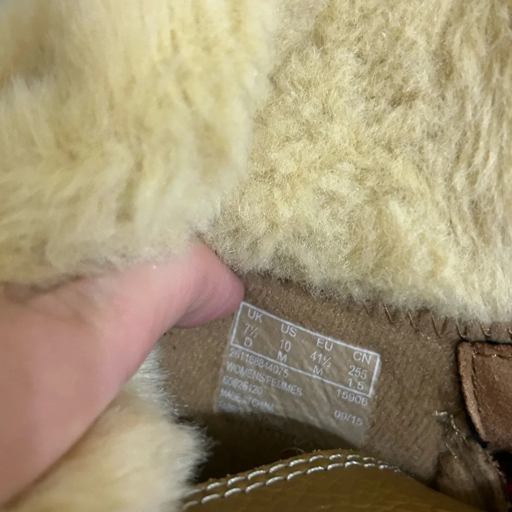 Clarks Mazlyn Arctic Duck Boots Women's Size 7.5 D Brown Leather Faux Fur Winter